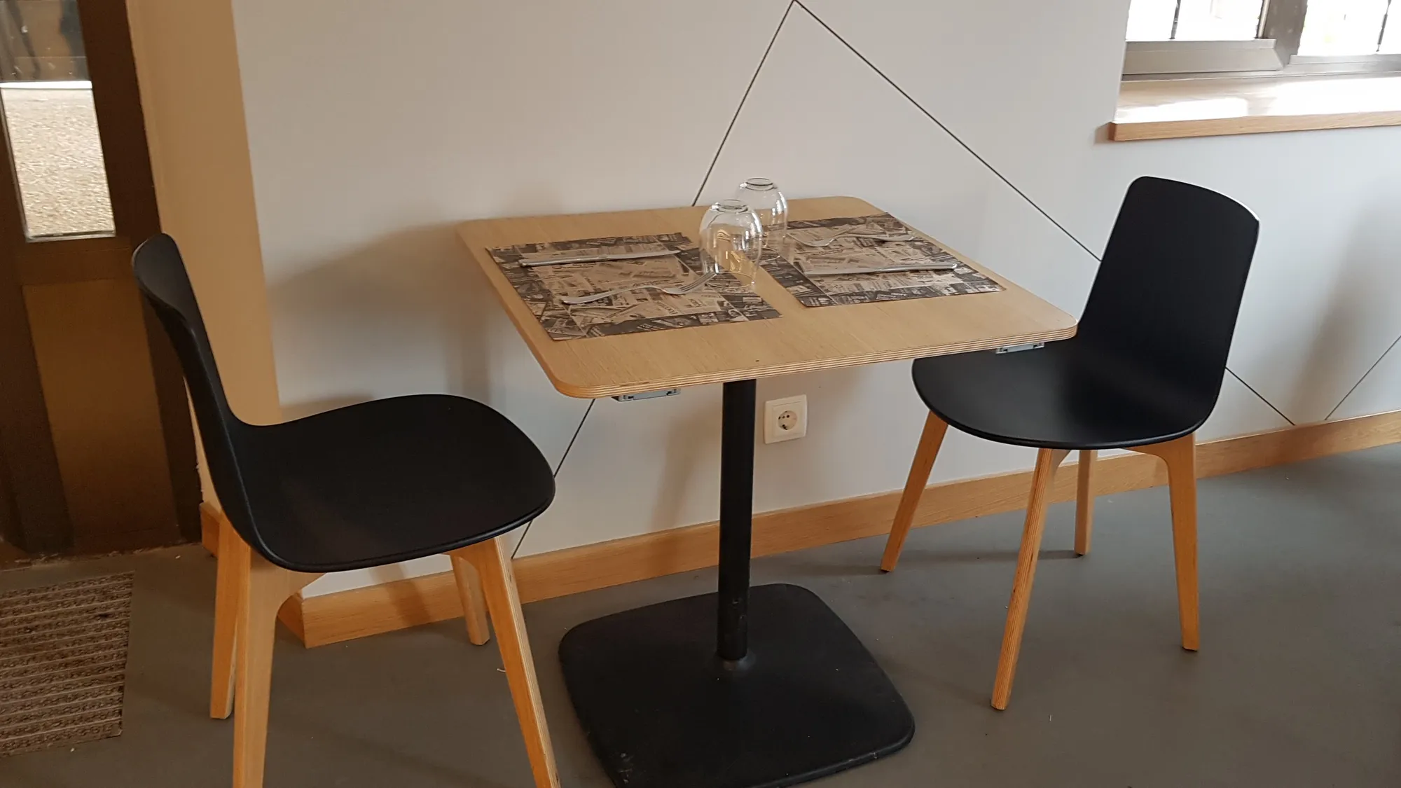 Hostal Ibaisek – Bar — imagen 2