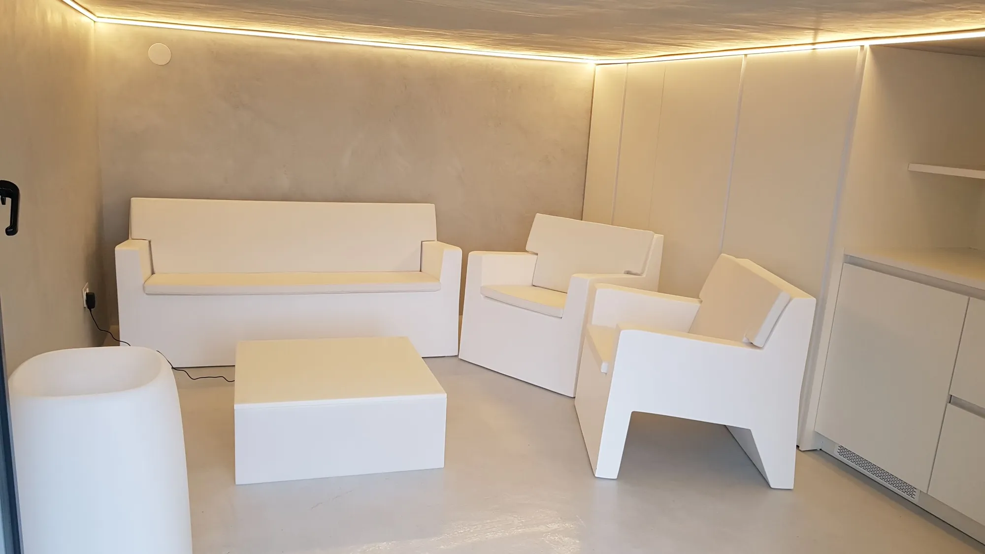 ZU_2 – Office — imagen 2