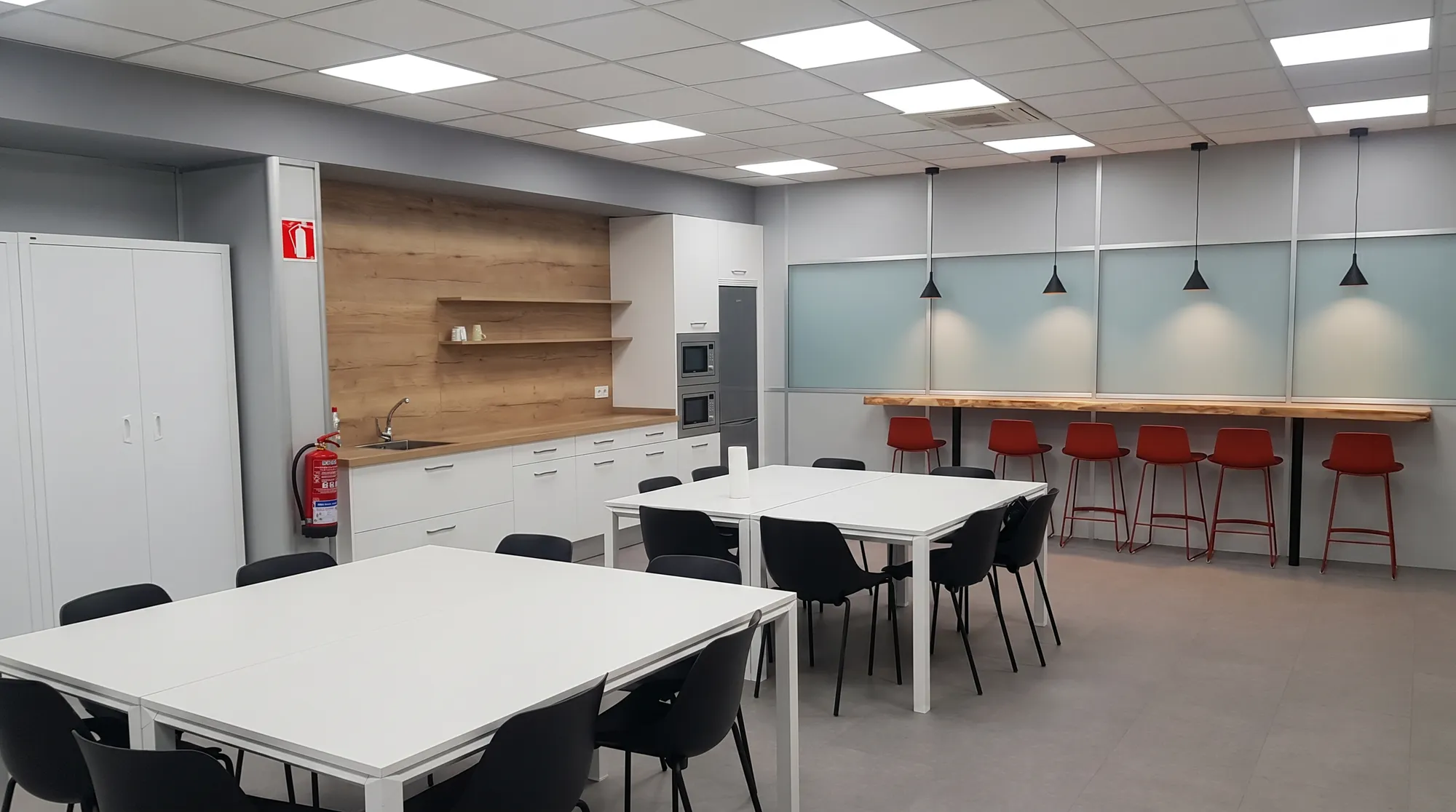 Suministros GAMESA – Comedor — imagen 3